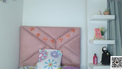 Snapshot of eva_sin18 chatting on 11.15.25 Eva Sin online show from 11.15.25