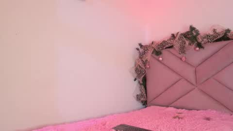 Snapshot of eva_sin18 chatting on 12.18.25 Eva Sin online show from 12.18.25