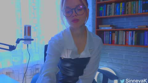 Snapshot of eva_sinn chatting on 02.23.25 Hi there i am Eva and i wish create a nice community with you so join my Ticket Show for more pleasure online show from 02.23.25