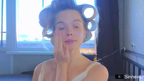 Snapshot of eva_sinn chatting on 09.29.25 Hi there i am Eva and i wish create a nice community with you so join my Ticket Show for more pleasure online show from 09.29.25