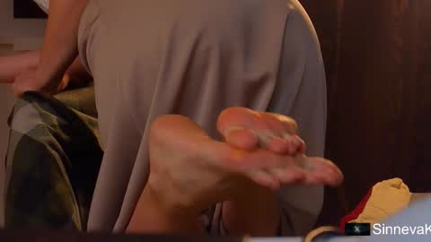 Hi there i am Eva and i wish create a nice community with you so join my Ticket Show for more pleasure online show from 11.30.25