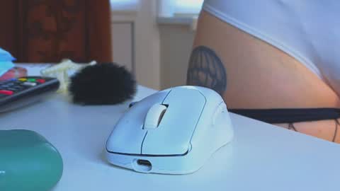 Snapshot of eva_sinn chatting on 06.29.26 Hi there i am Eva and i wish create a nice community with you so join my Ticket Show for more pleasure online show from 06.29.26