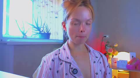 Snapshot of eva_sinn chatting on 07.08.26 Hi there i am Eva and i wish create a nice community with you so join my Ticket Show for more pleasure online show from 07.08.26