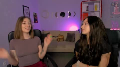 Snapshot of eva_smiith_ chatting on 05.18.26 Eva online show from 05.18.26