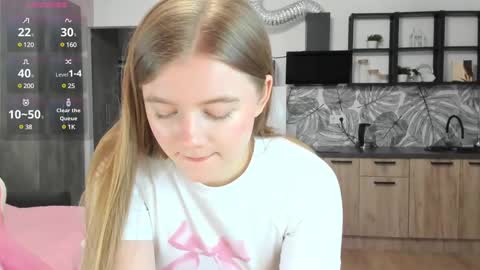 Snapshot of eva_tomiok chatting on 12.19.24 Eva online show from 12.19.24