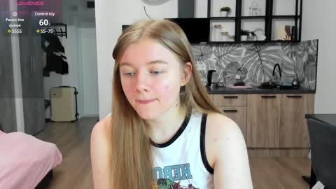 Snapshot of eva_tomiok chatting on 01.19.25 Eva online show from 01.19.25