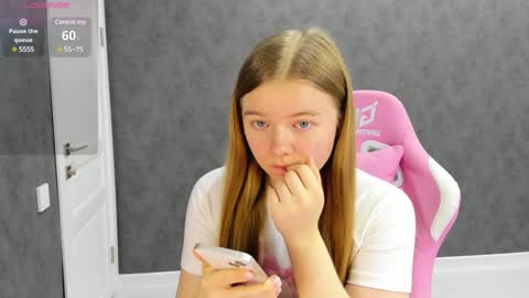 Snapshot of eva_tomiok chatting on 01.25.25 Eva online show from 01.25.25