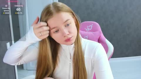 Snapshot of eva_tomiok chatting on 02.23.25 Eva online show from 02.23.25