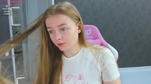 Snapshot of eva_tomiok chatting on 02.26.25 Eva online show from 02.26.25