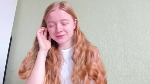Snapshot of eva_tomiok chatting on 10.12.25 Eva online show from 10.12.25