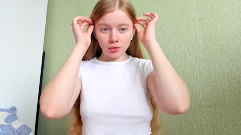 Snapshot of eva_tomiok chatting on 10.26.25 Eva online show from 10.26.25