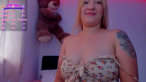 Snapshot of eva_xox chatting on 09.11.25 Eva online show from 09.11.25