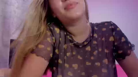 Snapshot of eva_xox chatting on 09.15.25 Eva online show from 09.15.25