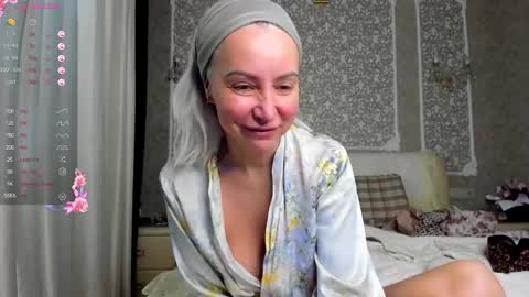 Snapshot of evaa1980 chatting on 12.22.25 Eva online show from 12.22.25