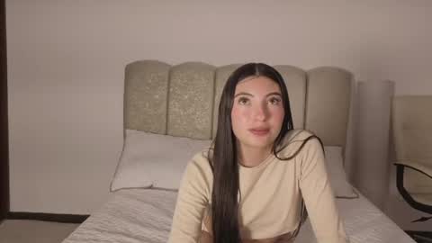 Snapshot of evaa_jonness chatting on 06.10.26 evaa_jonness online show from 06.10.26