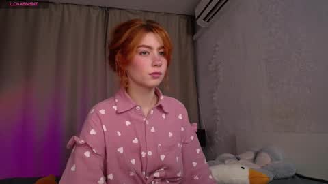 Snapshot of evaa_moonn_ chatting on 10.14.25 Eva online show from 10.14.25