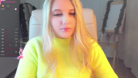 Snapshot of evacadooo chatting on 12.19.24 Eva online show from 12.19.24