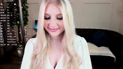 Eva  online show from 03.12.26