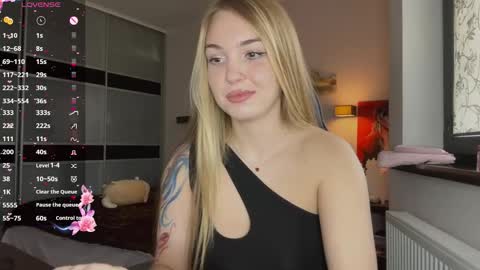 evacarter1 online show from 10.24.25