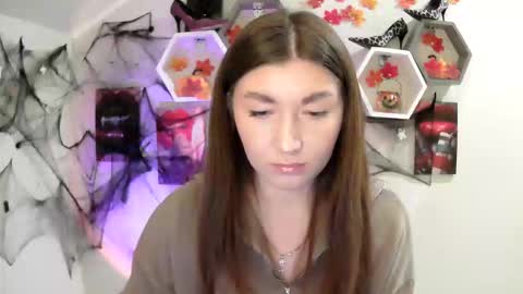 Snapshot of evachaturbatte chatting on 10.16.25 Evachaturbatte online show from 10.16.25