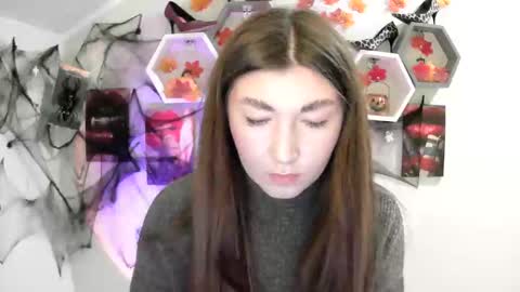 Snapshot of evachaturbatte chatting on 10.17.25 Evachaturbatte online show from 10.17.25