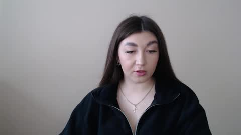 Snapshot of evachaturbatte chatting on 05.13.26 Evachaturbatte online show from 05.13.26