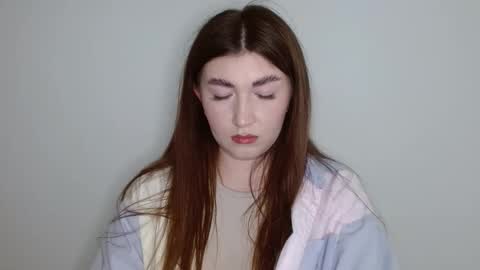 Snapshot of evachaturbatte chatting on 05.18.26 Evachaturbatte online show from 05.18.26