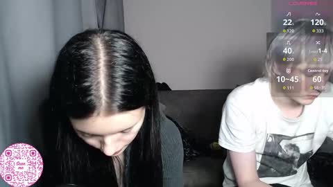 Snapshot of evacris chatting on 11.16.25 evacris online show from 11.16.25