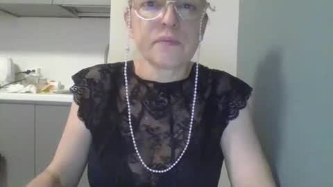 evaglad online show from 09.20.25