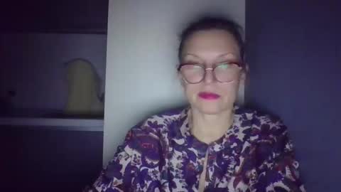 evaglad online show from 10.11.25