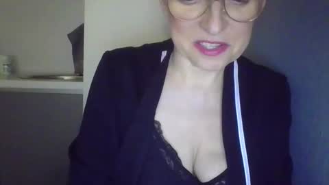 evaglad online show from 10.19.25