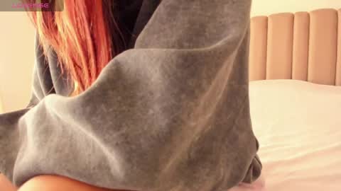 Snapshot of evagomez chatting on 04.19.26 Eva Gomez online show from 04.19.26