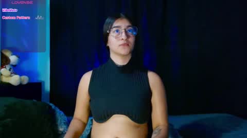 Snapshot of evah_lee chatting on 10.17.25 Evah Lee online show from 10.17.25