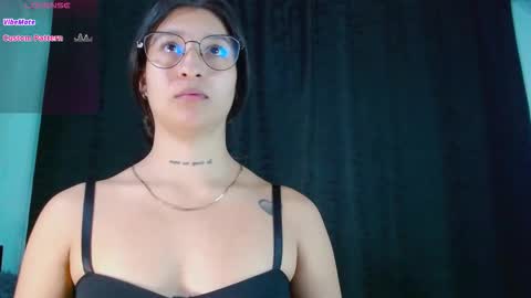 Snapshot of evah_lee chatting on 10.20.25 Evah Lee online show from 10.20.25