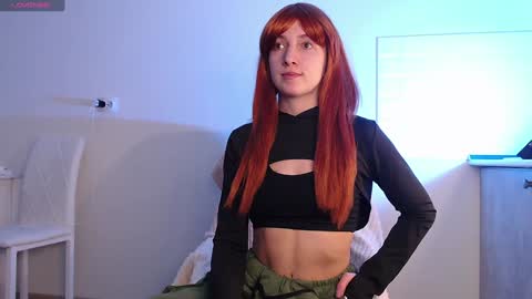 Snapshot of evahailey_ chatting on 12.02.24 Eva online show from 12.02.24