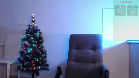 Snapshot of evahailey_ chatting on 12.21.24 Eva online show from 12.21.24