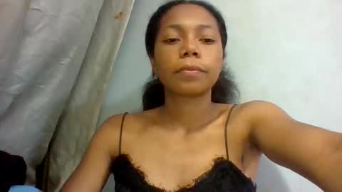 Snapshot of evahaldy chatting on 05.17.26 evahaldy online show from 05.17.26