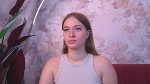 Snapshot of evahariss1 chatting on 09.14.25 evahariss1 online show from 09.14.25