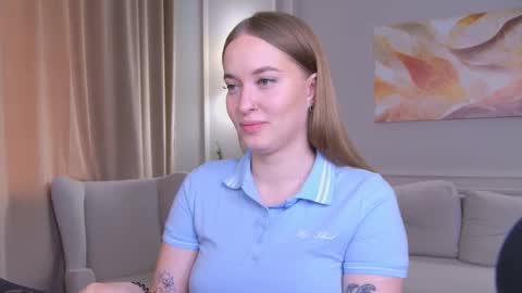 Snapshot of evahariss1 chatting on 09.19.25 evahariss1 online show from 09.19.25