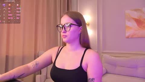 Snapshot of evahariss1 chatting on 10.11.25 evahariss1 online show from 10.11.25
