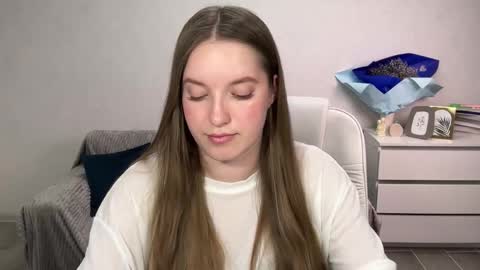 Snapshot of evajuly chatting on 11.21.25 Eva online show from 11.21.25