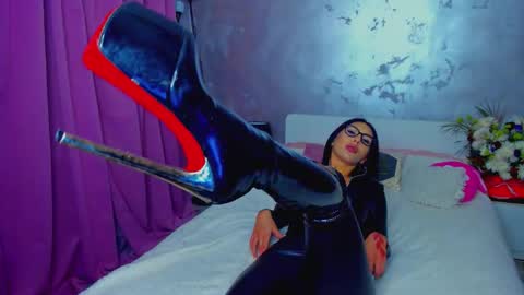 Eva online show from 11.22.25