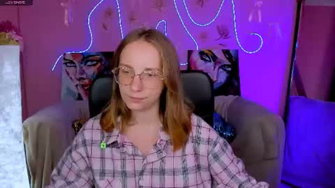 Snapshot of evalora_vei chatting on 07.08.26 evalora online show from 07.08.26