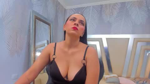 Eva Loren online show from 10.29.25