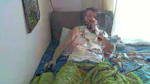 Snapshot of evalsmac chatting on 02.19.26 Han online show from 02.19.26