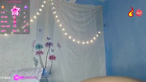 Snapshot of evaluna_horny_ chatting on 12.18.24 evaluna horny  online show from 12.18.24