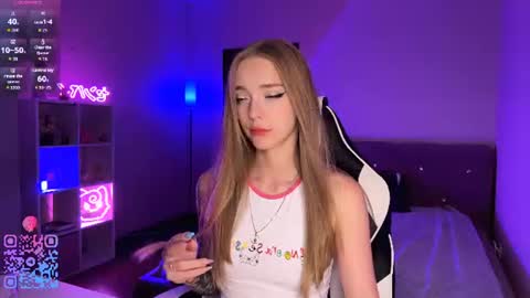Snapshot of evamourr chatting on 07.05.26 Eva online show from 07.05.26