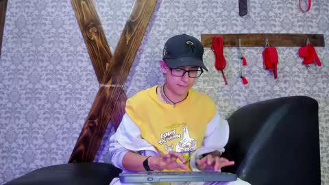 Snapshot of evan_smitt chatting on 12.10.24 Evan Smitt online show from 12.10.24