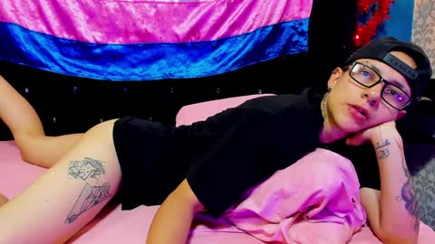 Snapshot of evan_smitt chatting on 12.12.24 Evan Smitt online show from 12.12.24