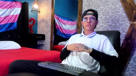 Snapshot of evan_smitt chatting on 01.07.25 Evan Smitt online show from 01.07.25